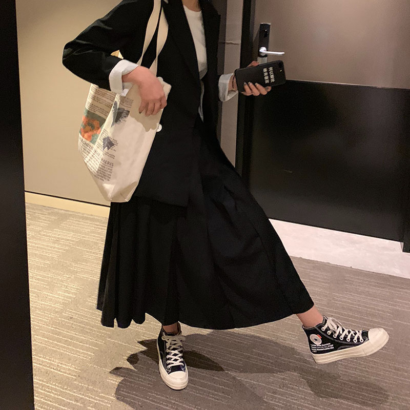 LULU 暗黑系百搭质感好半身裙百褶裙 山本耀司风一年四季都好穿 LULU 暗黑系百搭质感好半身裙百褶裙 山本耀司风一年四季都好穿