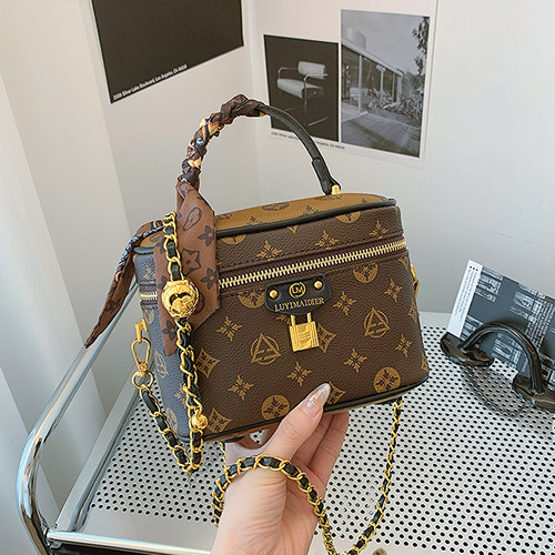 左杏女士包包2025新款夏天高级感老花盒子包水桶包爆款斜挎小包包 - 图0