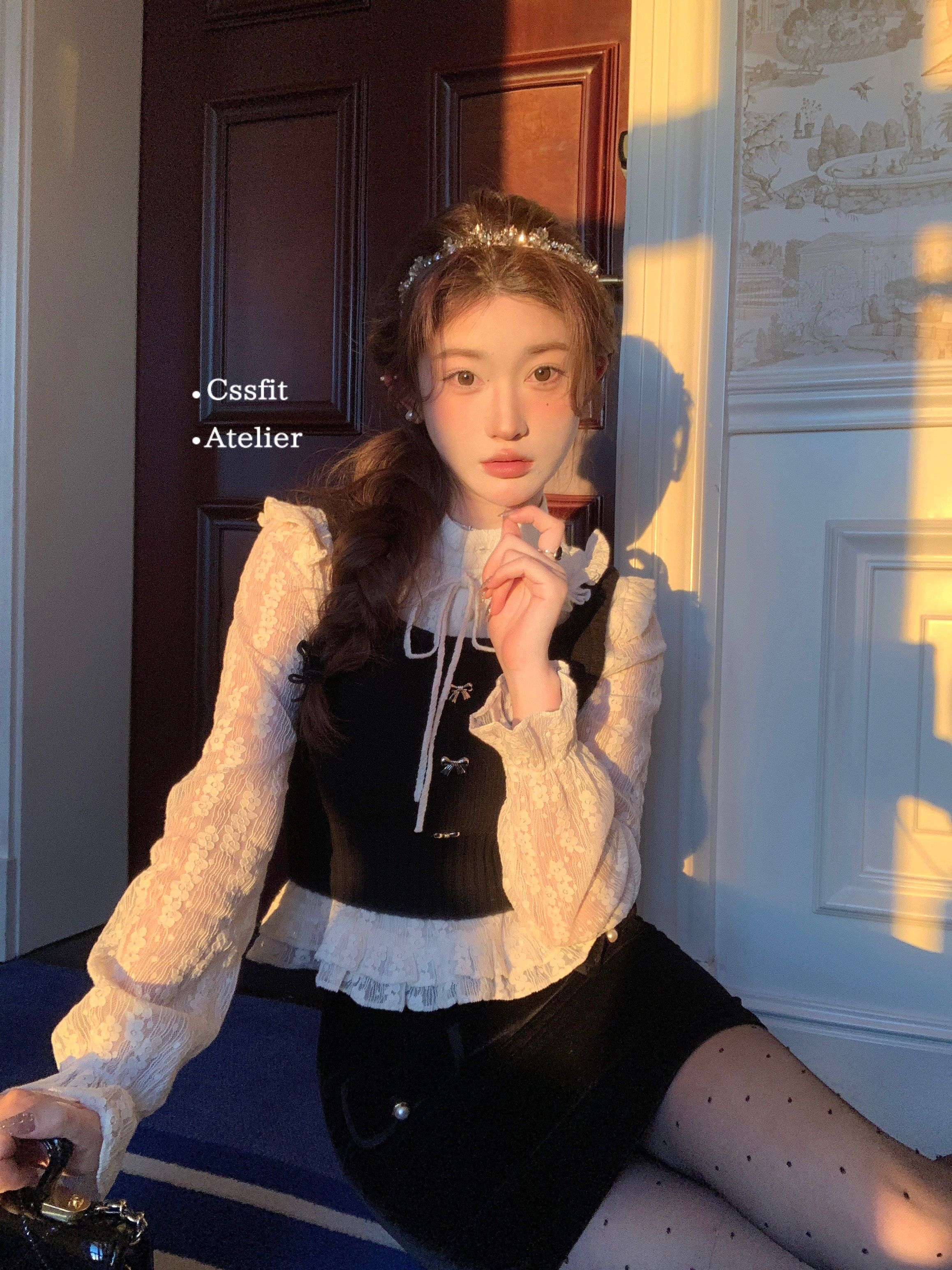 迟伞伞 萨尔茨堡来信 系带蕾丝花朵白衬衫蝴蝶结扣羊毛马甲套装女,淘宝优惠券,粉丝福利购,淘宝优惠卷