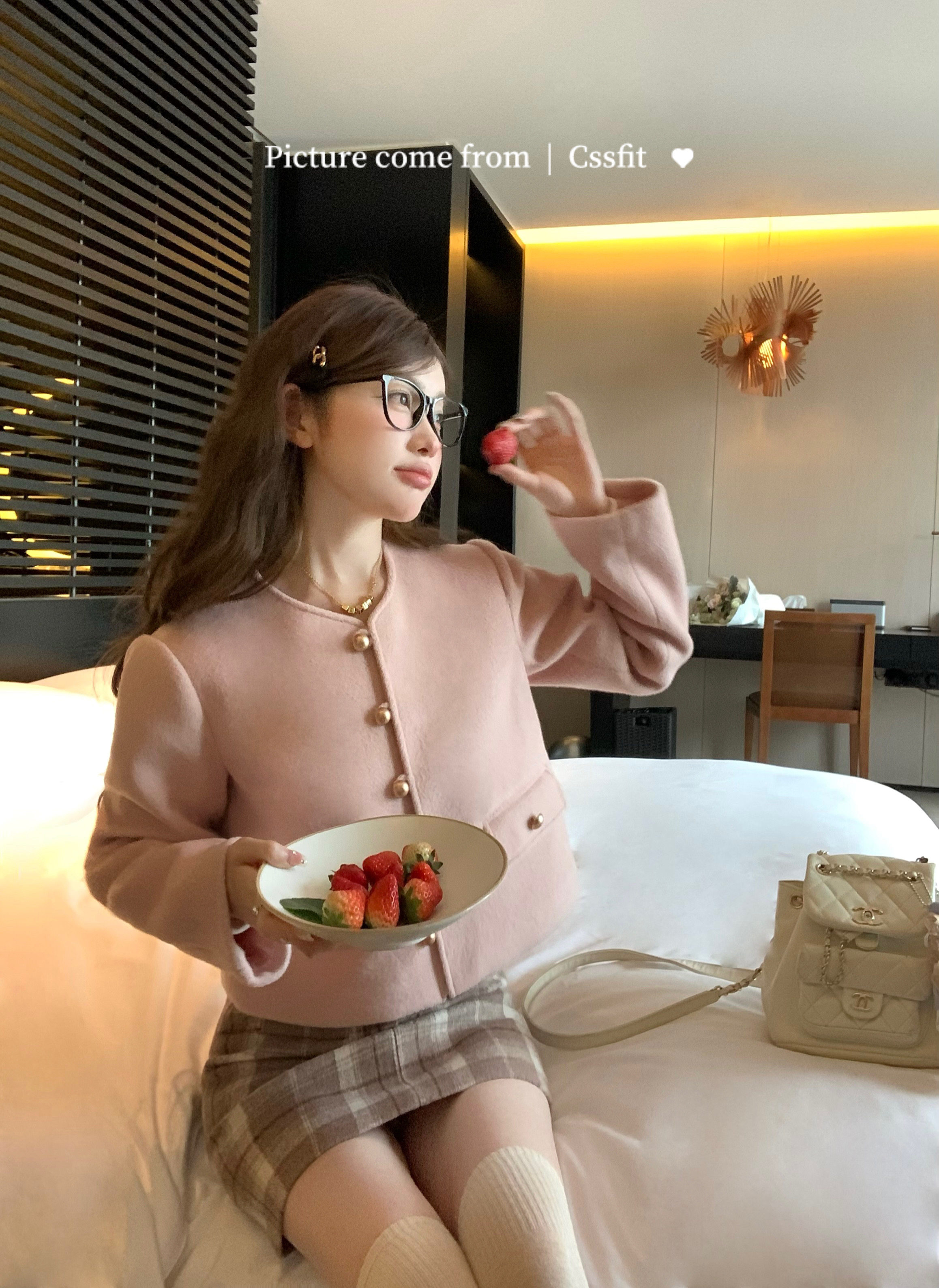 迟伞伞 樱桃奶酒 软糯粉色小香风夹棉外套短款格纹半身裙套装女,淘宝优惠券,粉丝福利购,淘宝优惠卷