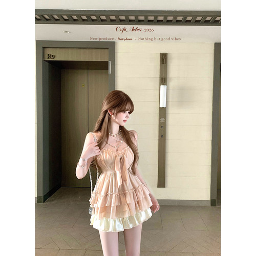 迟伞伞26/ss春樱旧约 橱窗粉vintage吊带蝴蝶结上衣花苞短裤套装 - 图1