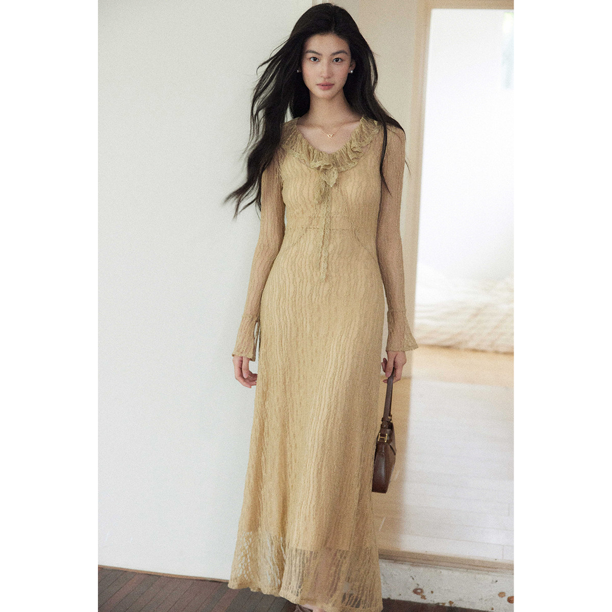 贰羊设计【初絮】法式温柔气质针织蕾丝连衣裙女喇叭袖修身收腰裙