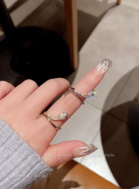 本命蛇年红色戒指蛇型个性