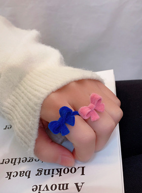 可爱少女感克莱因蓝丝绒戒指复古植绒百搭蝴蝶结开口戒指女食指戒