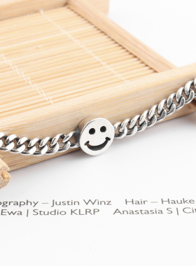 s925纯银坦克链女笑脸项链