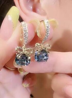 气质轻奢蝴蝶结锆石耳环