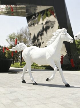玻璃钢白骏马仿真户外落地雕塑