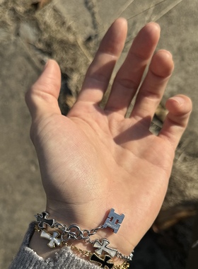 自制中古十字架手链男女钛钢高级感手饰男款金色复古男士秋冬配饰