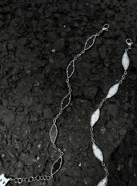 “叶子雅宝”不掉色贝母手链男女叠戴小众设计高级感轻奢情侣钛钢