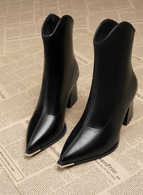 2023网红爆款尖头粗跟高级感小短靴女秋冬高跟鞋小个子法式小踝靴