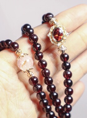 天然石榴石提升活力改善气血小众轻奢原创设计女手链