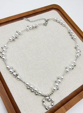 设计感银色爱心珍珠项链女