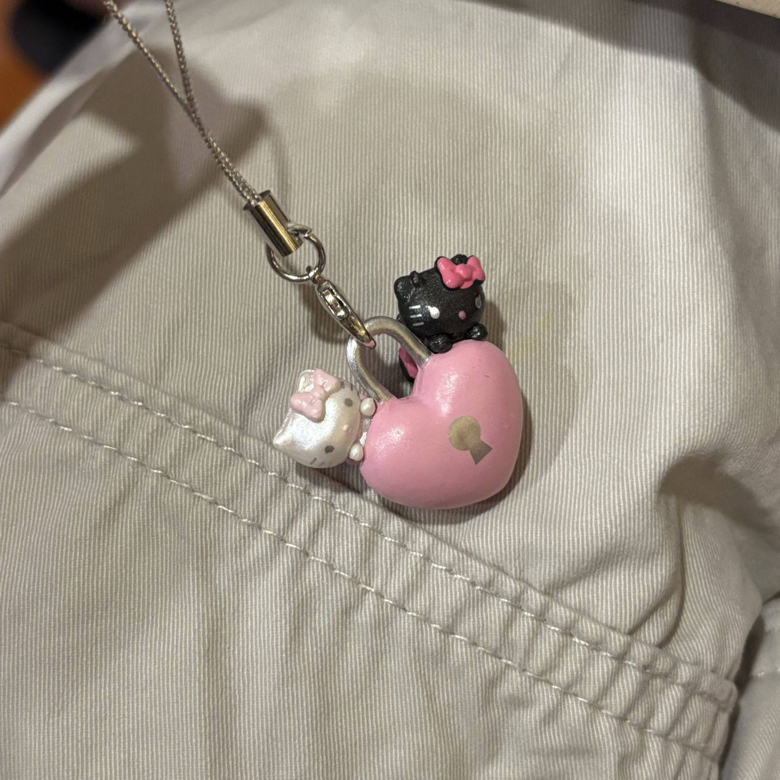 Girly ins style long leg ring cartoon cat shell pendant airpods headphone set pendant cartoon creative