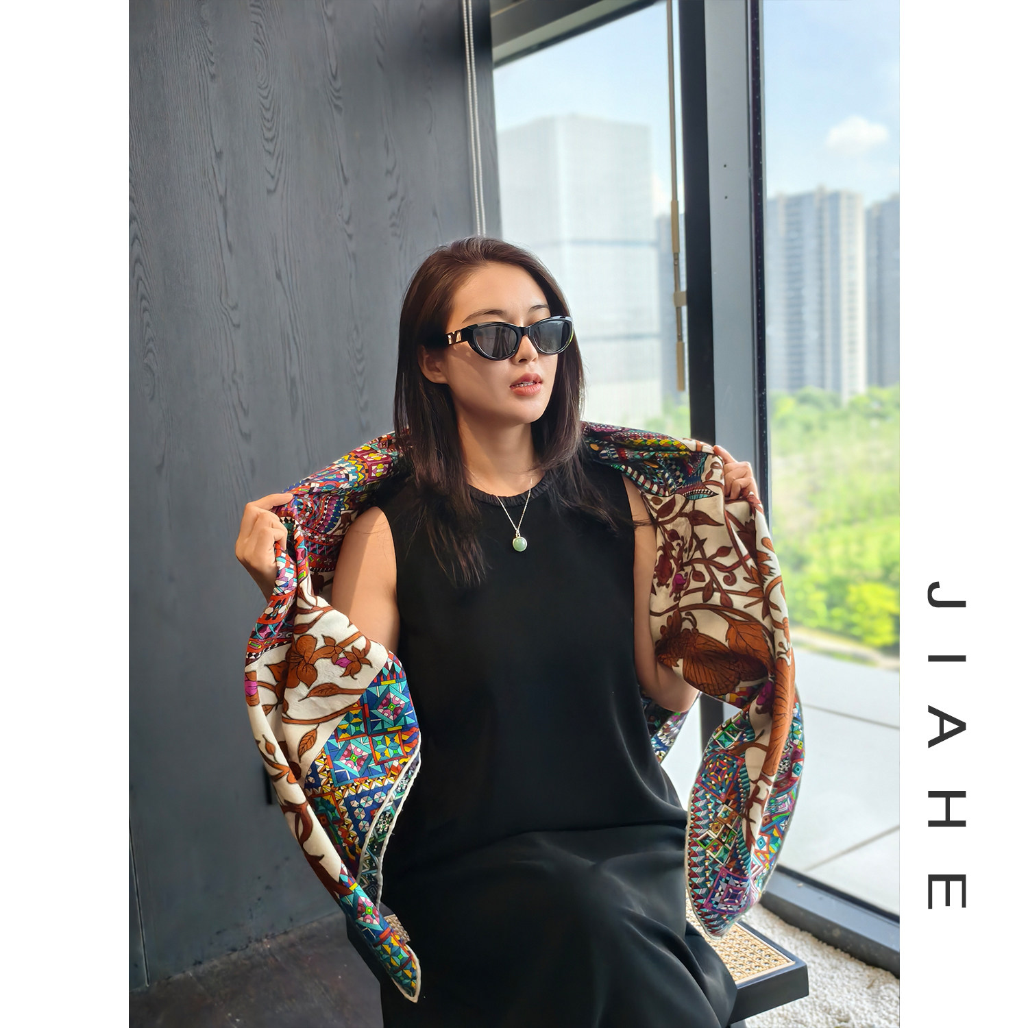 加禾【花豹蜂鸟故事】重磅新款 丝毛女士时尚丝巾围巾披肩135*135,淘宝优惠券,粉丝福利购,淘宝优惠卷