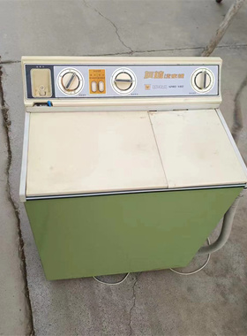 怀旧老物件70年代老式滚筒洗衣机