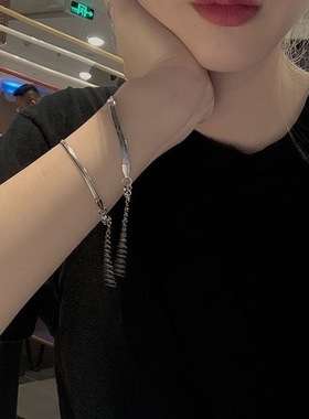钛钢不掉色气质手链冷淡风欧美手环简约小众设计百搭男女扁蛇骨