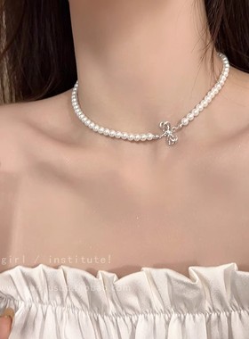温柔蝴蝶珍珠项链配裙子女