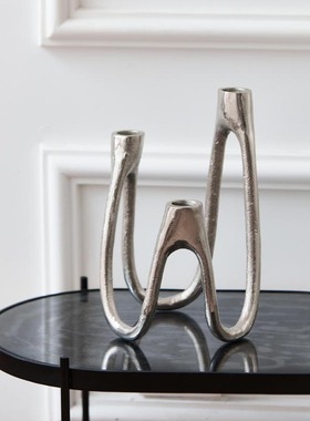 进口银色高低错综多头金属蜡烛台