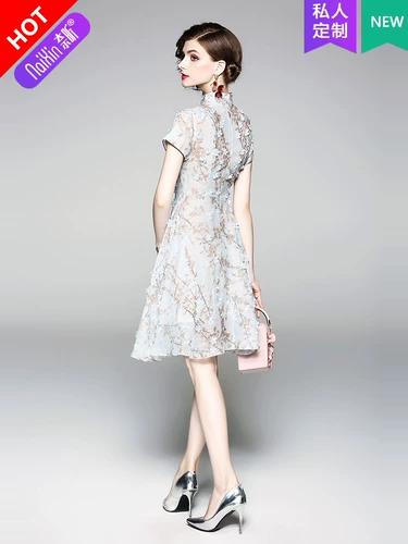 奈昕 Подлинный груз с высоким содержанием 38689 Улучшенные в стиле Cheongsam Трехмерное украшение цветов сладкое литературное и очень высокое платье