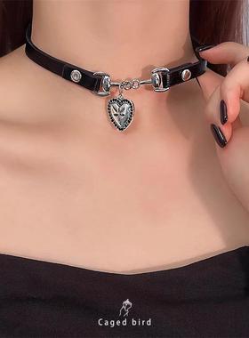 甜酷辣妹风黑色爱心皮革项圈女choker颈环项链脖子配饰高级感饰品