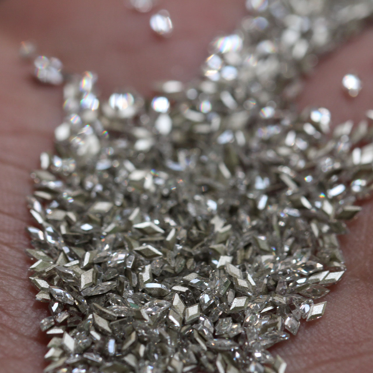 网红爆款5A美甲菱形倒边迷你超闪锆石平底异形迷你钻爆闪美甲饰品,淘宝优惠券,粉丝福利购,淘宝优惠卷