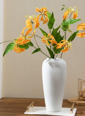 嘉兰百合仿真花手感红色火焰花卉家居装饰花艺插花摄影道具人造花