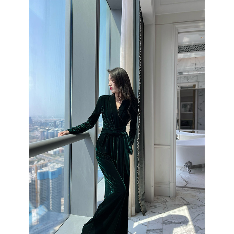 YOUKEFEIER原创时尚设计感秋季新款长袖气质显瘦纯色丝绒连体裤,淘宝优惠券,粉丝福利购,淘宝优惠卷