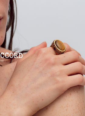 现货26SS新款DACCORD复古虎眼石椭圆做旧感纹理镀金印章戒指叠戴