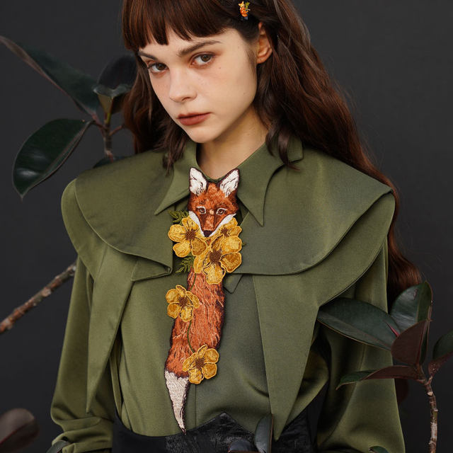 Interesting niche tie, gender-neutral couple accessories