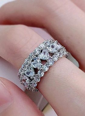 辉之翼珠宝 2023新款S925银欧美满钻排钻戒指环4mm心形小排戒女款