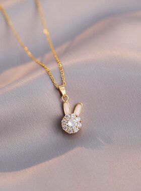 项链女 日韩风跨境时尚旋转兔子锆石饰品小众设计锁骨链钛钢项链