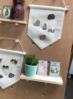 挂徽章收纳布收集板墙挂展示板奖校章胸针展示盒子挂件北欧风装饰