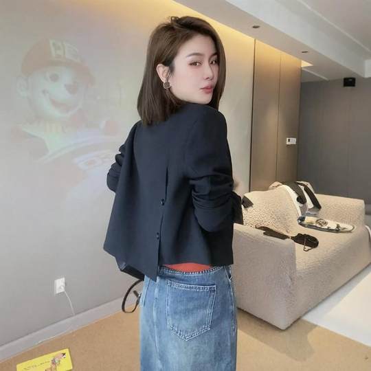 正品高级感短款小个子西装外套女2025秋季新款设计感休闲西服上衣