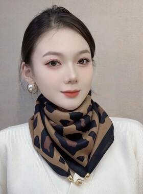 围巾女2026新款保暖棉麻秋冬复古时尚小丝巾小方巾磁吸扣围脖披肩