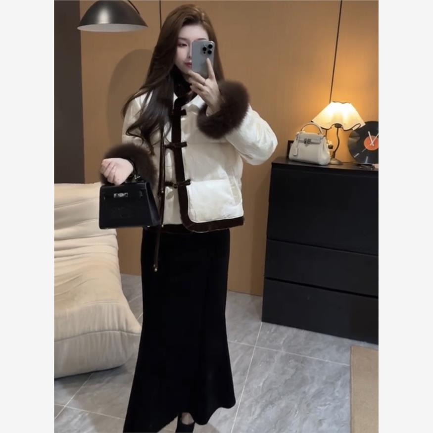 高端网红爆款国风盘扣羽绒服女2025冬季新款重工提花撞色显瘦棉服 - 图3