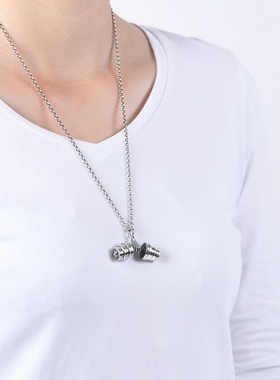 藏银哑铃吊坠男女健身挂件潮牌小众设计感举重杠铃项链体育生礼物