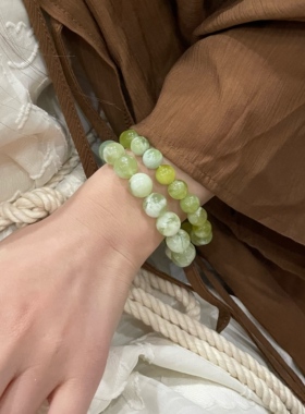 天然岫岩玉绿色春天手串礼物