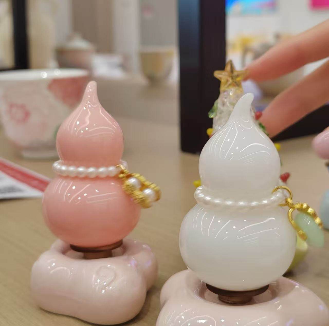 景德镇旋转小葫芦转转摆件汽车载可旋转可爱陶瓷创意茶宠桌面摆件,淘宝优惠券,粉丝福利购,淘宝优惠卷