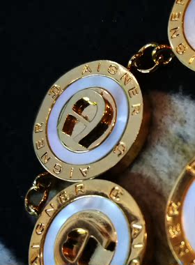 天然巴洛克珍珠贝壳德国马蹄标志