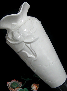 供佛白瓷浮雕甘露观音净水瓶