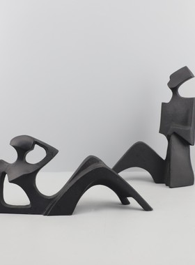 欧式创意简约黑色铸铁抽象人物摆件办公室客厅餐厅卧室家居装饰品