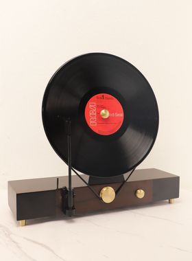 现代仿真立式黑胶唱片机留音机电视柜茶几样板间家居客厅饰品摆件