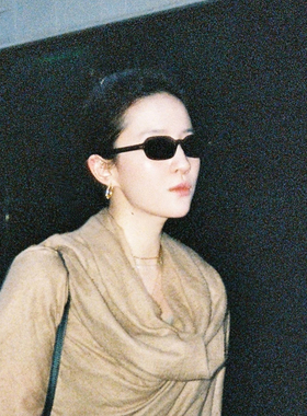 ins刘亦菲同款墨镜高级感2026新款小框长方形辣妹街拍网红太阳镜