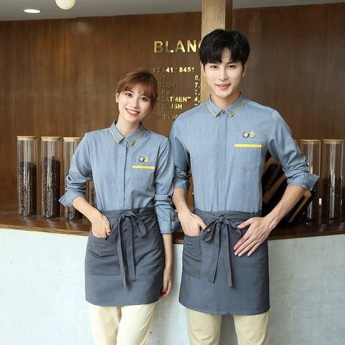 Услуга рабочих официантов для женского общественного питания длинный -насыщенный осенний и зимний отель в западном ресторане в ресторан