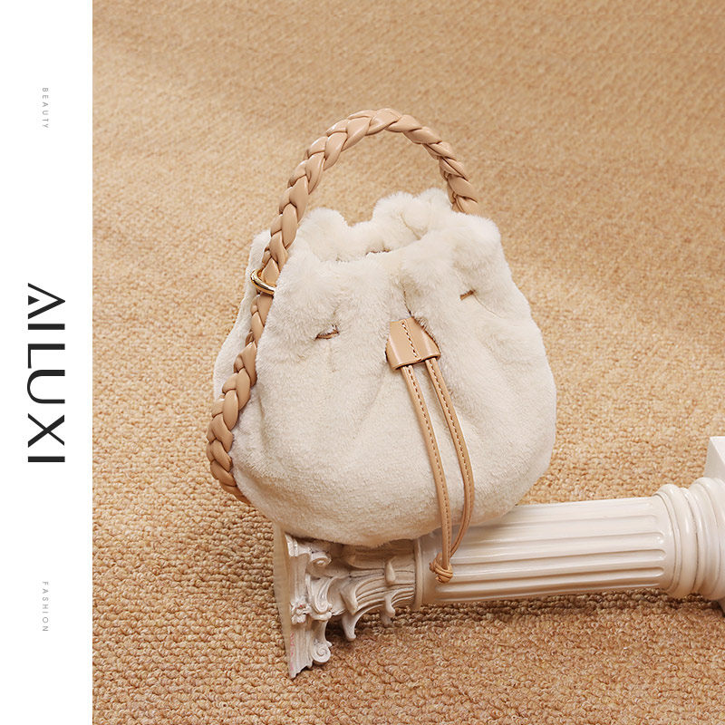 爱路喜旗舰店秋冬新款可爱水桶包 爱路喜女士包袋