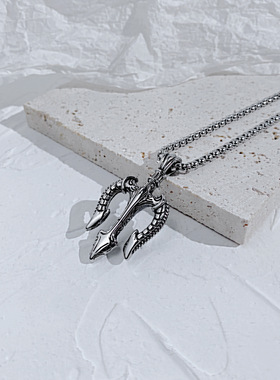 狂饰风钛钢海王三叉戟男项链