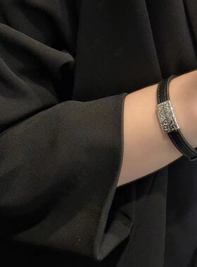 手工编织麻花手链女小众设计新款潮脏辫手链高级轻奢冷淡风饰品