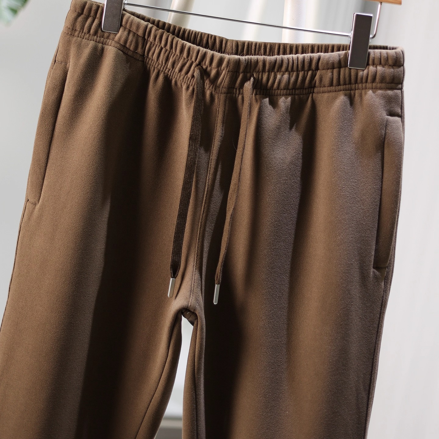 一条过冬！复合加绒！保暖舒适！秋冬男士松紧腰弹力束脚德绒卫裤 - 图1