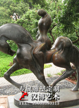 玻璃钢商业风步行街骑马人物雕塑