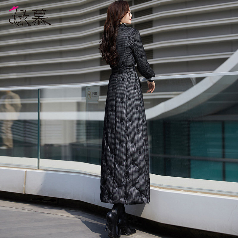 2021年冬季新款气质时尚格子长款 绿慕羽绒服